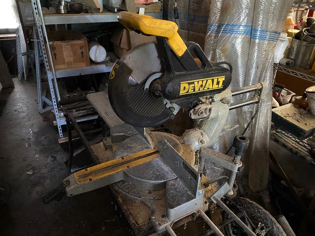 T0259 Dewalt Compound Sliding Miter Saw