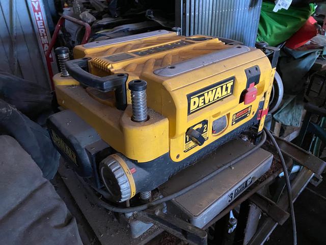 T0275 Dewalt Thickness Planer