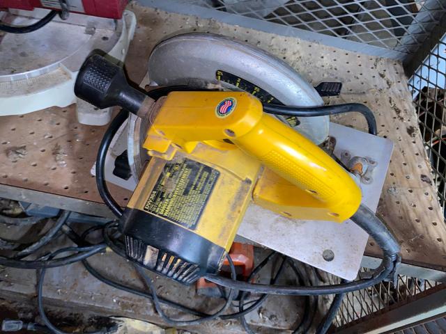 T0300 Dewalt Circular Saw