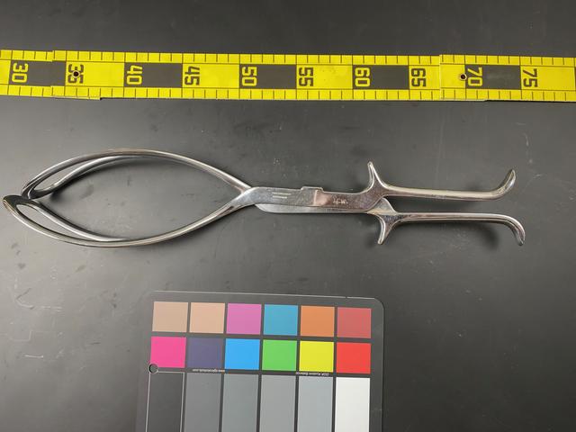 T0456 Obstetric Forceps