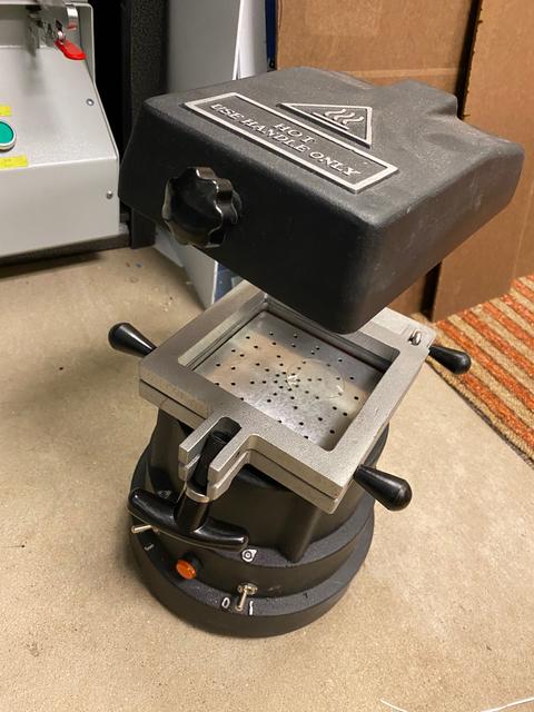 T0580 Small Vacuum Forming Machine