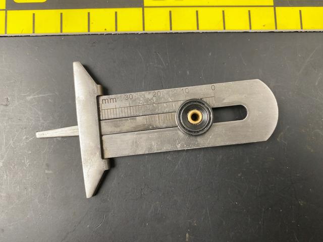 T1136 Vernier Tread Gauge