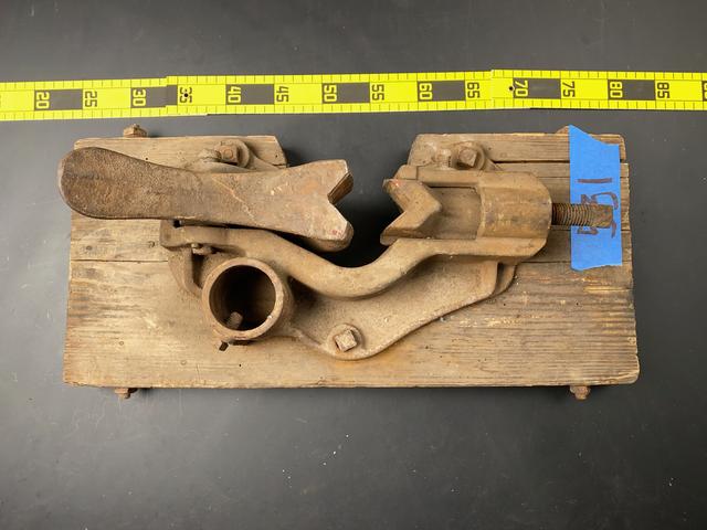 T1193 Pipe Vise