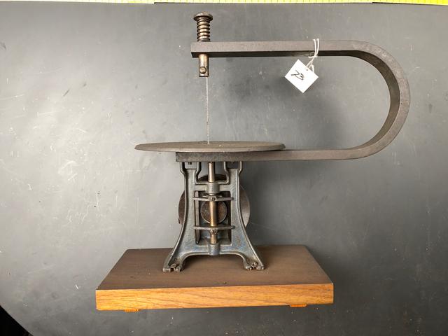 T1257 Belt Drive Scroll Saw