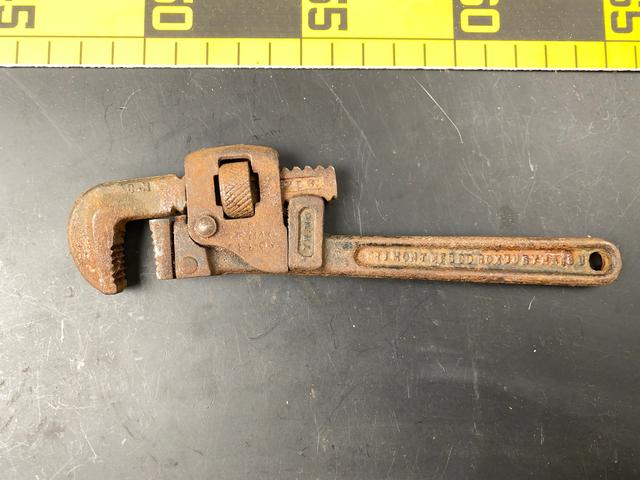 T1472 Pipe Wrench