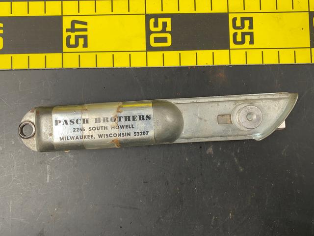 T1638 Old Utility Knife