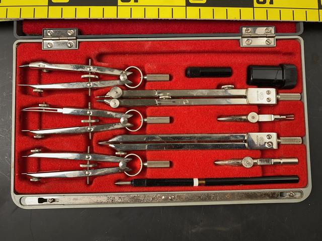 T1650 Drafting Set