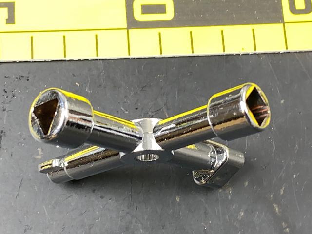 T1671 Triangle and Square Socket Wrench