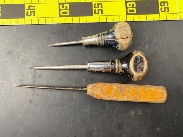 T1820 Awls