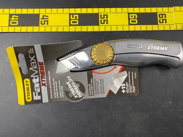 T1868 Utility Knife