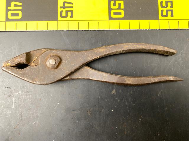 T1964 Pliers