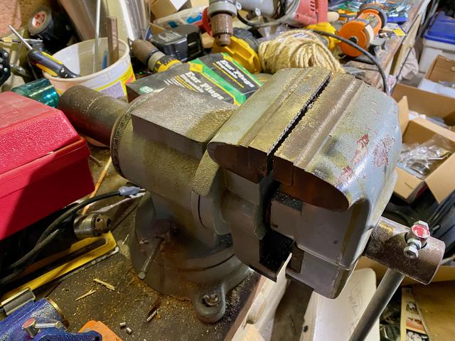 T1991 Large Bench Vise