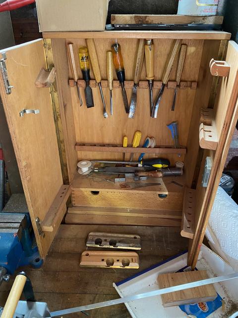 T2008 Tool Chest With Chisels
