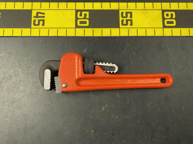 T2251 Cute Pipe Wrench