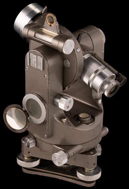 T2579 Italian Theodolite