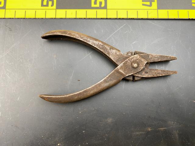 T2618 Not Parallel Jaw Pliers