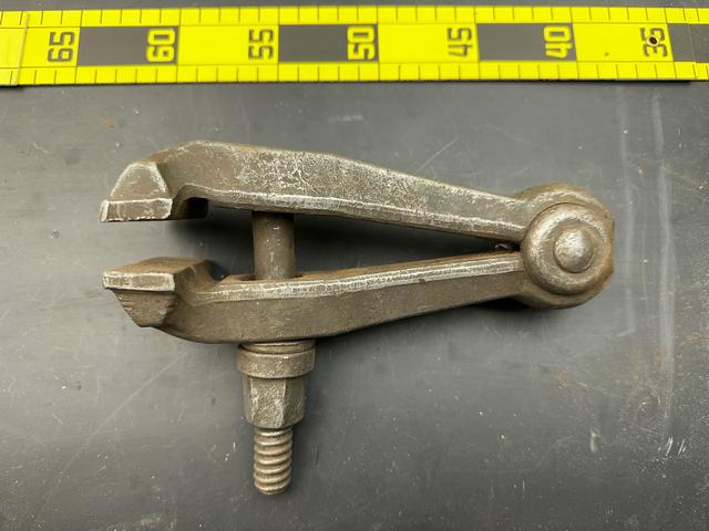 T2733 India Large Hand Vise
